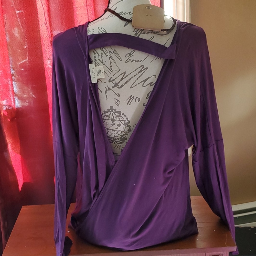 Yelete women's top ValMarie  💜 party in back new